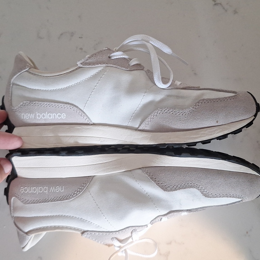 New Balance 327 Kids Size 6 Womens Size 8 - Picture 2 of 5